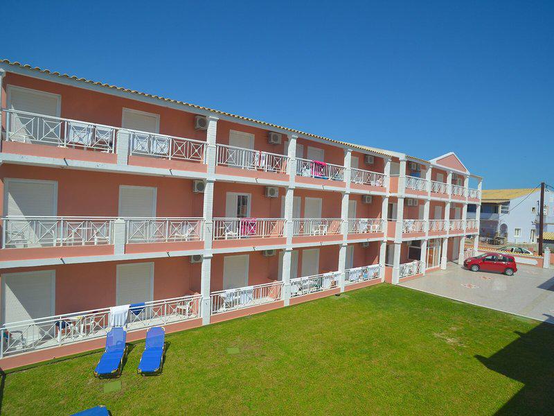 Angelinas Hotel & Apartments