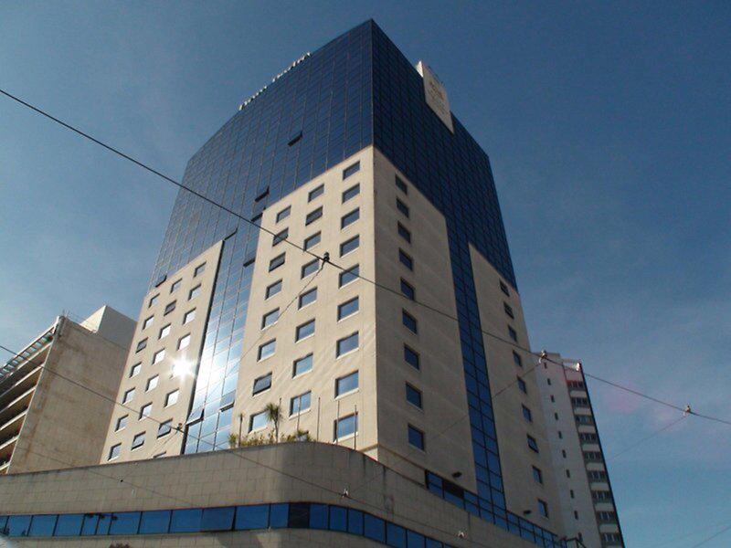 24E21B40E33DD967967C47636D5B9B82