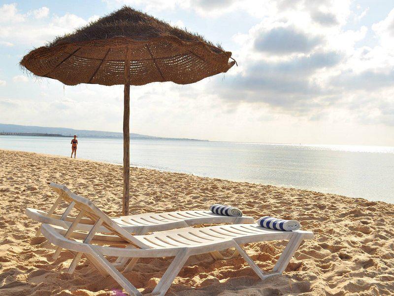 C1F918BB7FB324FF0615551F9152A98F