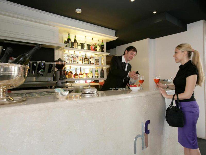 4398EFF1AC725FE3347444DCE3D3A767