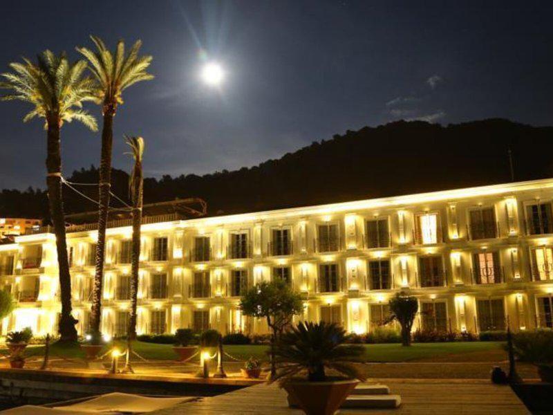 ADE9B11F2B2C4B8000961A1025DBE7B2