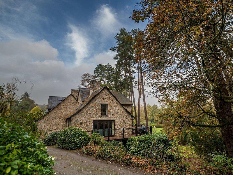 7B98BDB6378CCC875936995B907C263C