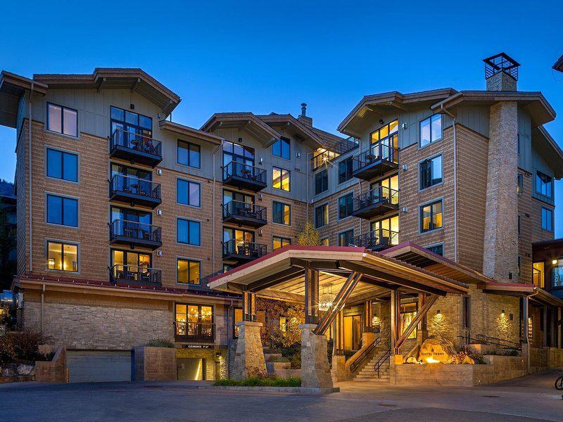 FB75234B6E0AC3D0B16C1535728834CB