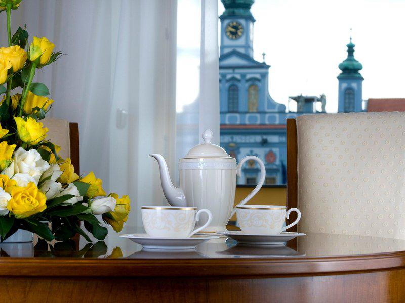 F32CA974F5F9F13E2A768E1BB9BF77FE