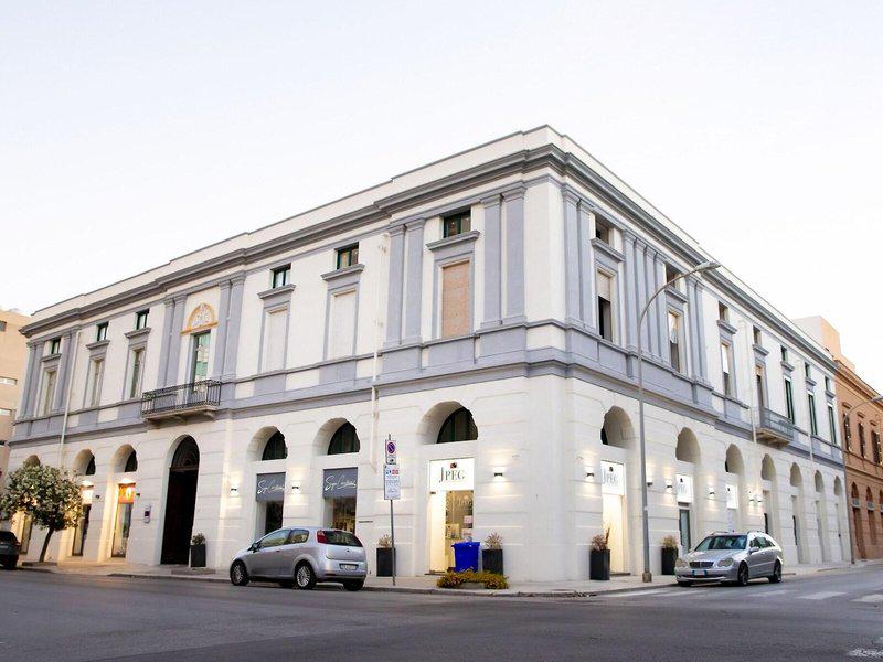 8EEBC33A175E6D394D667DB998A125E0