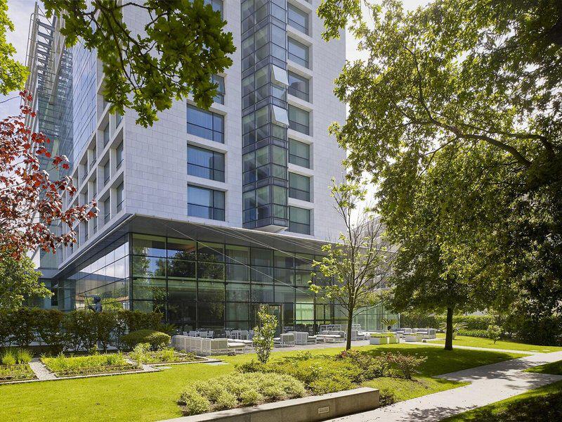 EB56E06DA9C748BF597259FA42D3EE09