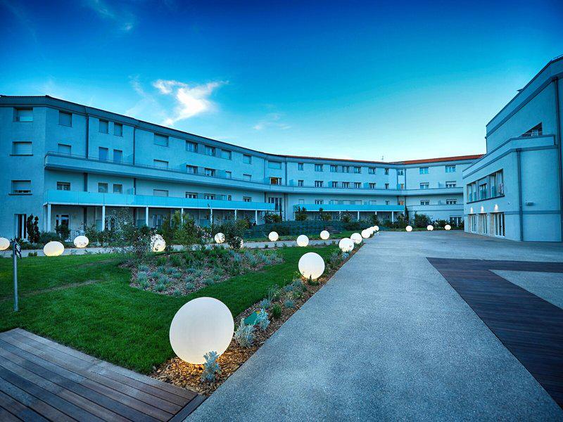 DC559D83E0456E0E2B56FC24025EB01E