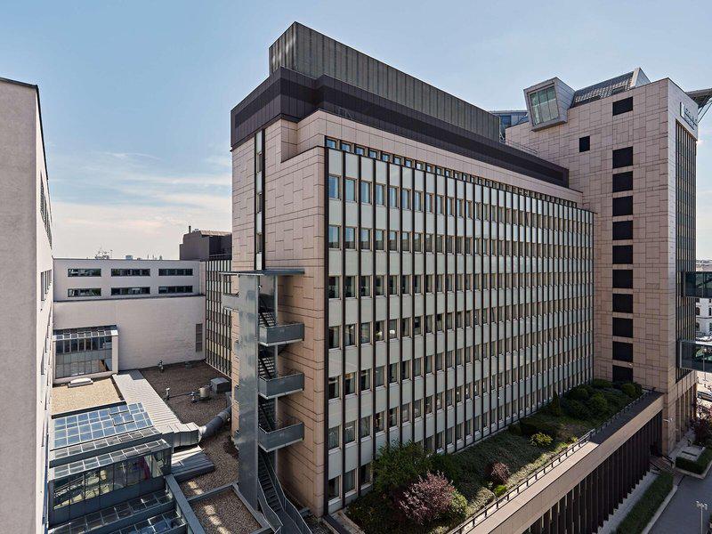 5726FC5DCD6E7B9AAFA3F8A6B3B66BCB