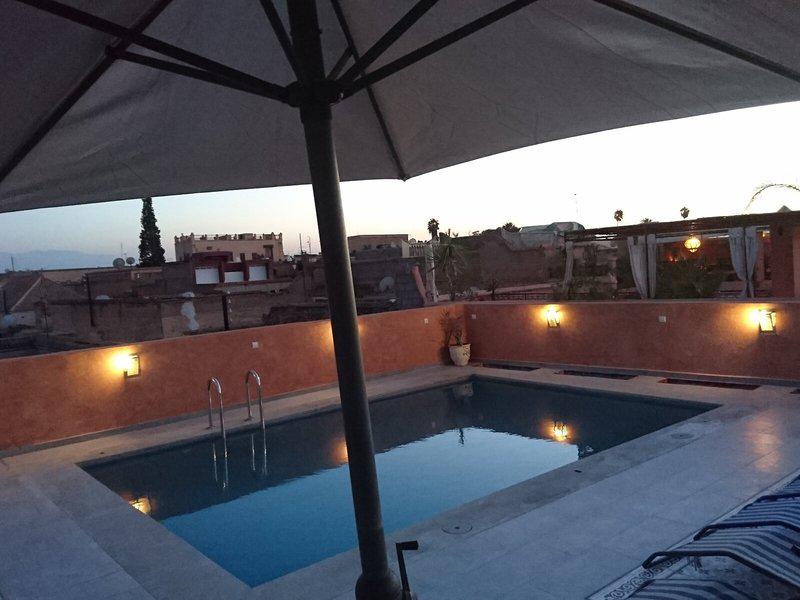 43B842431629AA1942128333F1D7AA4E