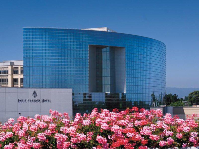 FEBDE3488114A64CAC116E8855DE2E32