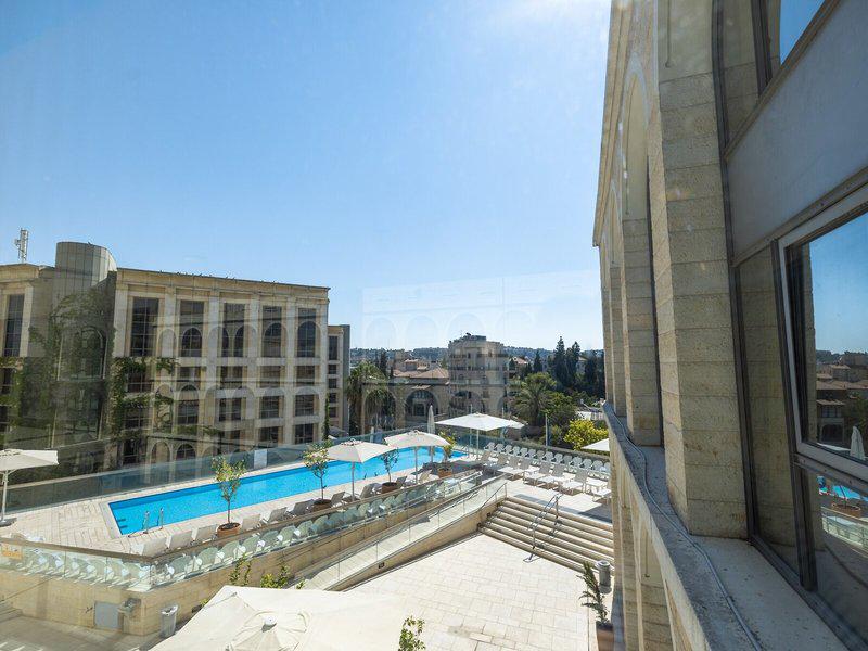 053BB4DA59CB0F9013E6690855D4B188