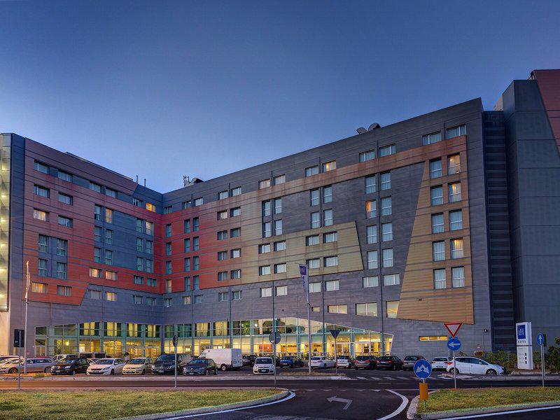 64CC253981B49A4E14B152EFA9688319