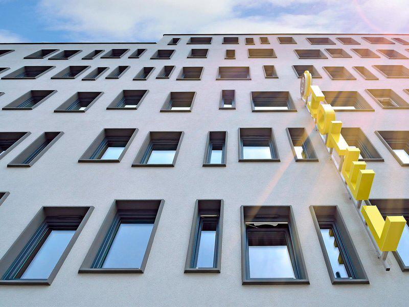 C8DC3AEF94CAE370B7DE326A72D2F128