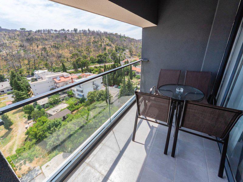 BB9AD02BBEBF5B2CCADA0DA423AB26D5