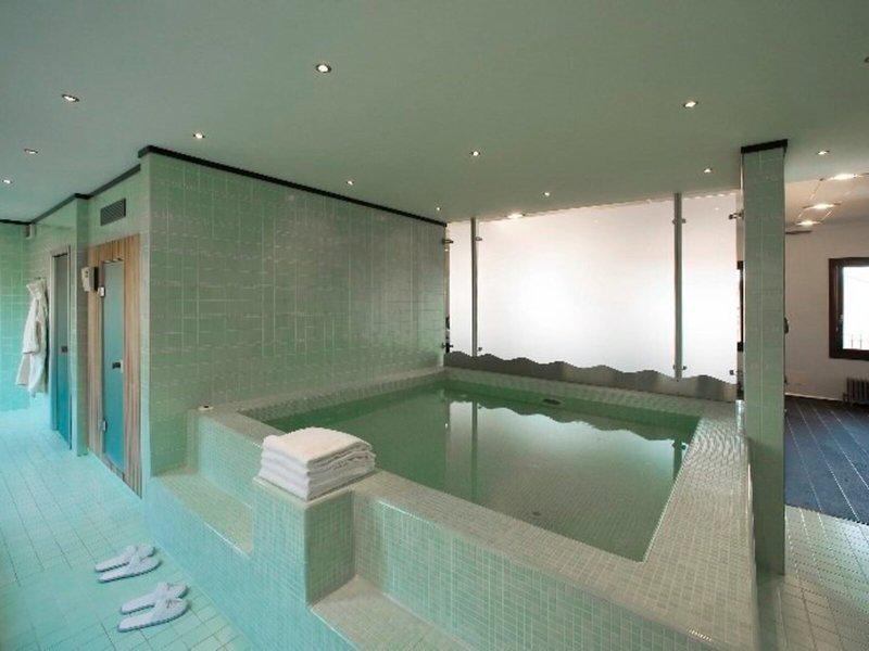 6F8350AC3EA7A72558E2F946439E7AAA