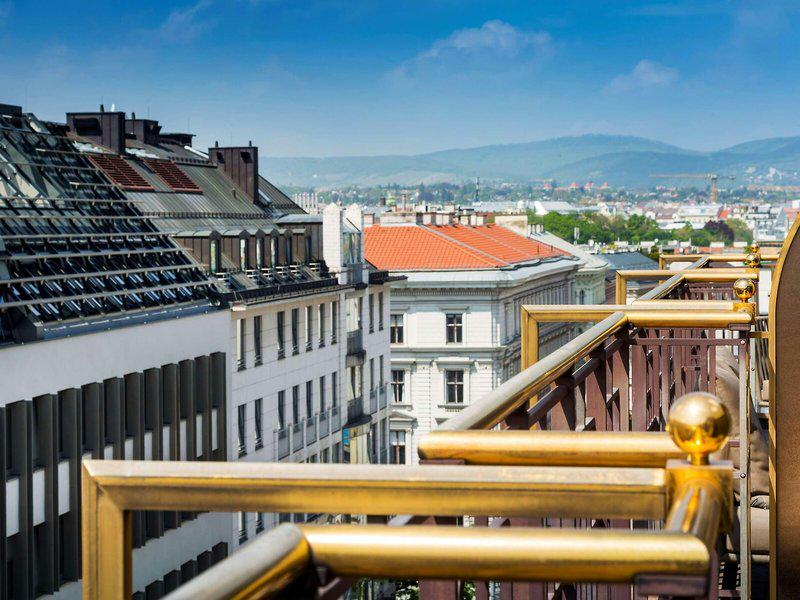 64B16D15100DA6A3AB4C8036C80476E2