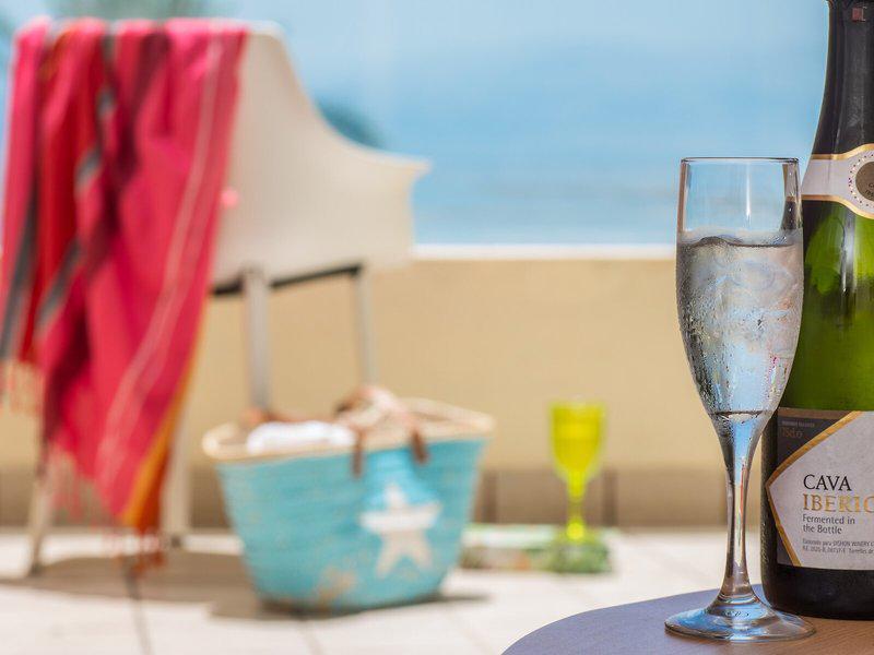 CC4CA70B958E7302E1FE686142491874