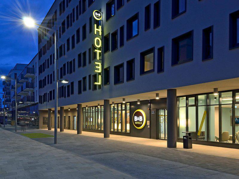 9D904358562E2EE2F329D6DADDD8405A