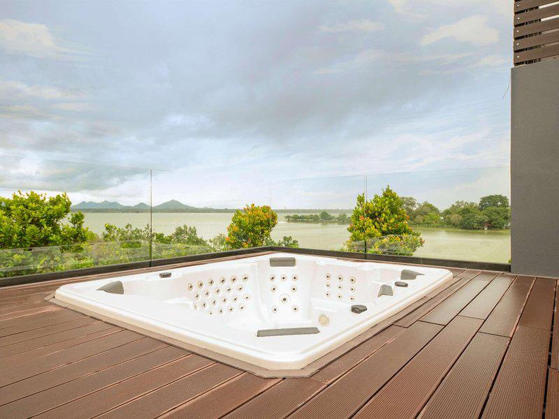 59AB386814510E3C6F3F579875A69BF5