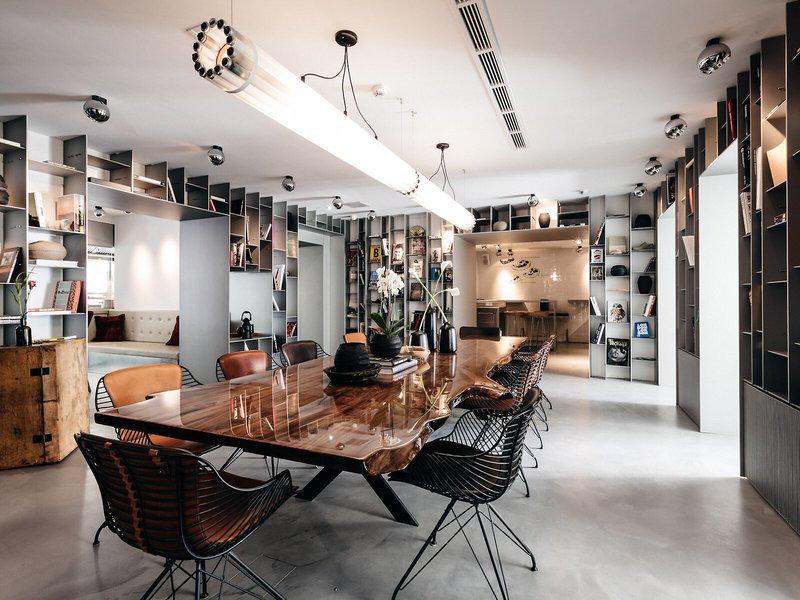 E1B00C609D4996B24B36563E17FD6A4D