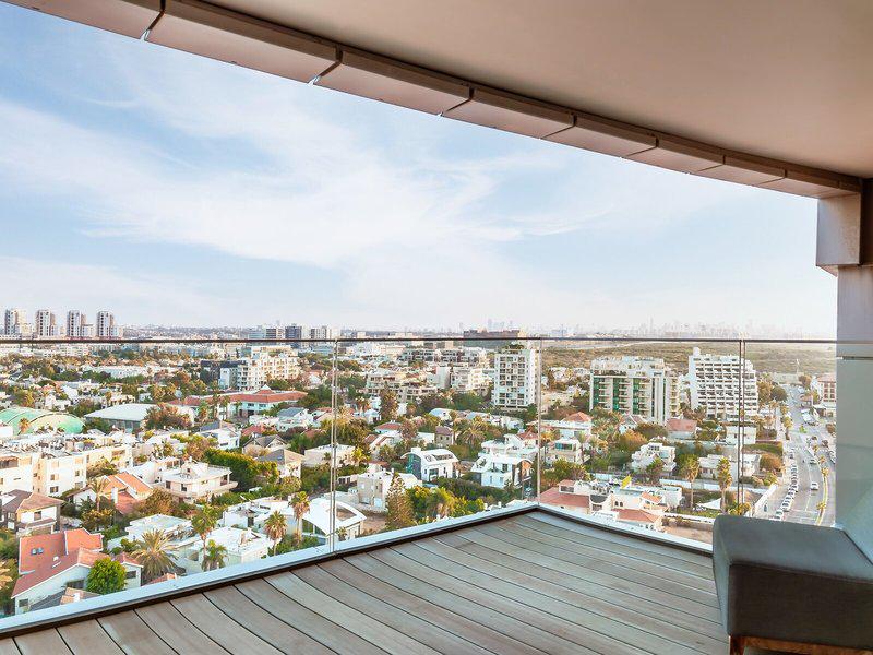 727BB9D359F6340BD12F8D3EA27F0E64