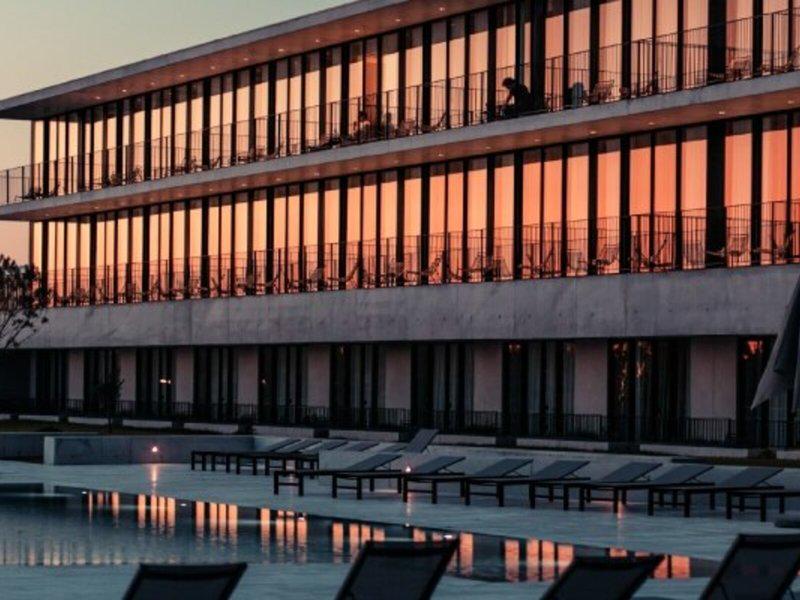 217F5D89DBE65E94F7941F2E57F1B7E3