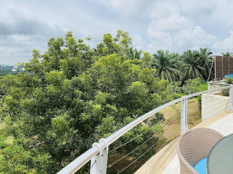 81B9AD6F05E61C6ED029E5C7419A4C8A