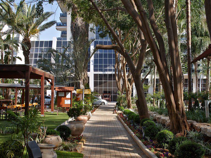 46D07E7D7A93188D9A49E67411E8B820