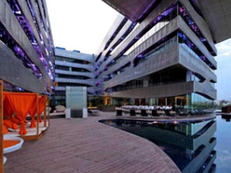 FCC4A59290B9A051385B6D7D16EE63E9