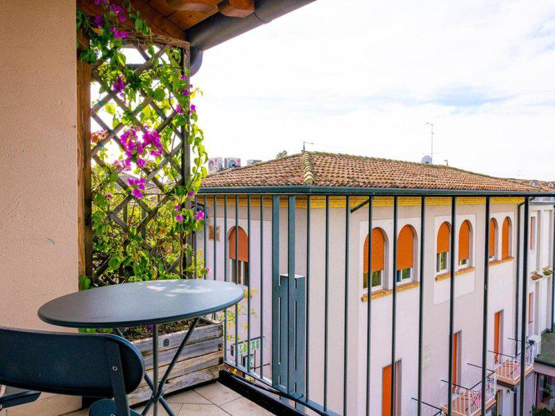 580CAA280B185C62BFB2A3B5F026D983