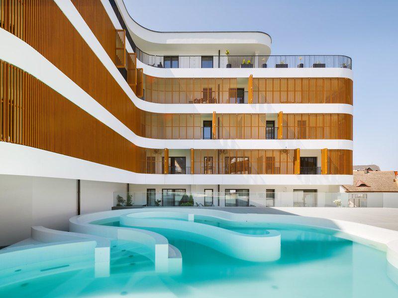 600A0AE07D2CE5BE8E6235D6A346CBF8