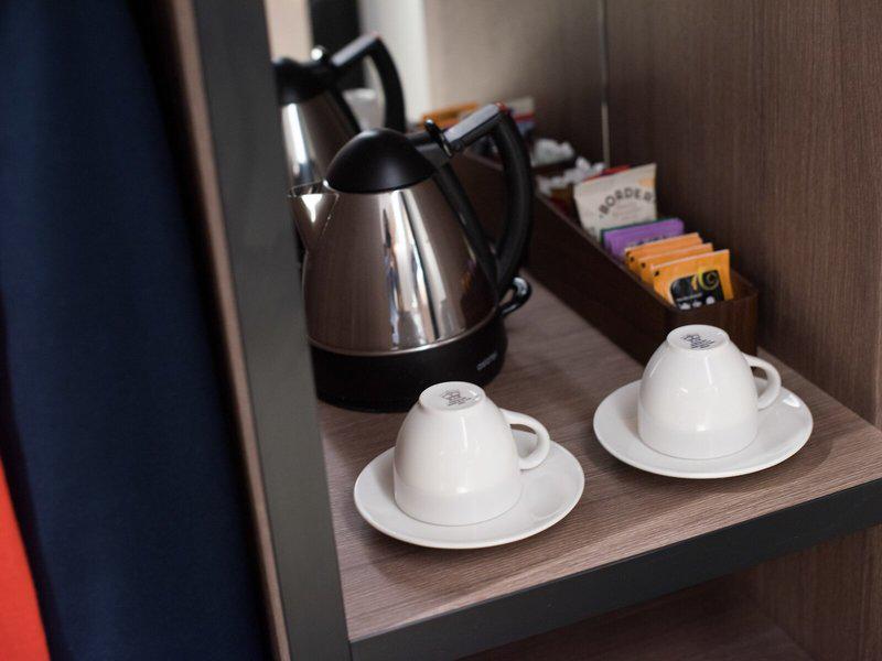 166513AADA3E595DF2A07D45F1DB9D8C