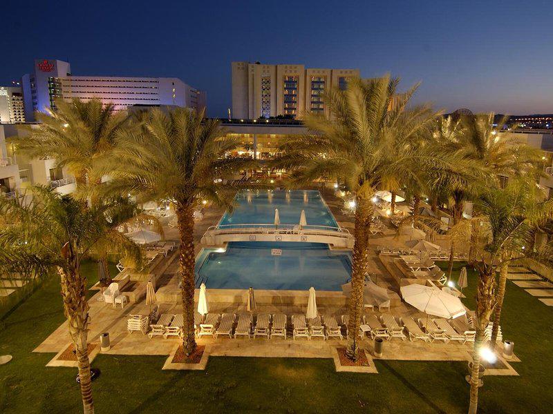 8B58CD55A404E76BAAC9D6B6C9F387B2