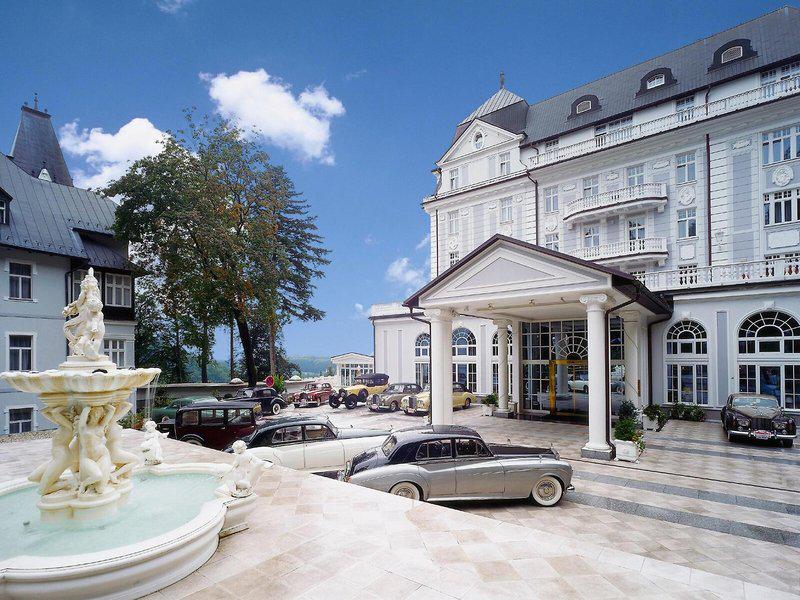 F266477FF8A04AB672E7F03AE033D33A