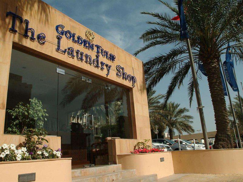 BB400A29D2C4D3B96569E6F6ABE5FBA8