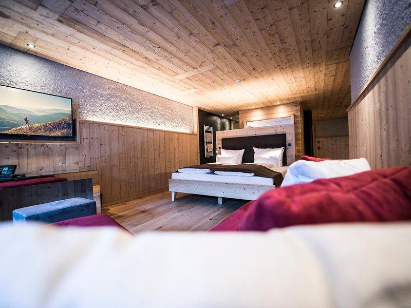 D90FED2990C6227BDA5F75FA8AEE7CE6