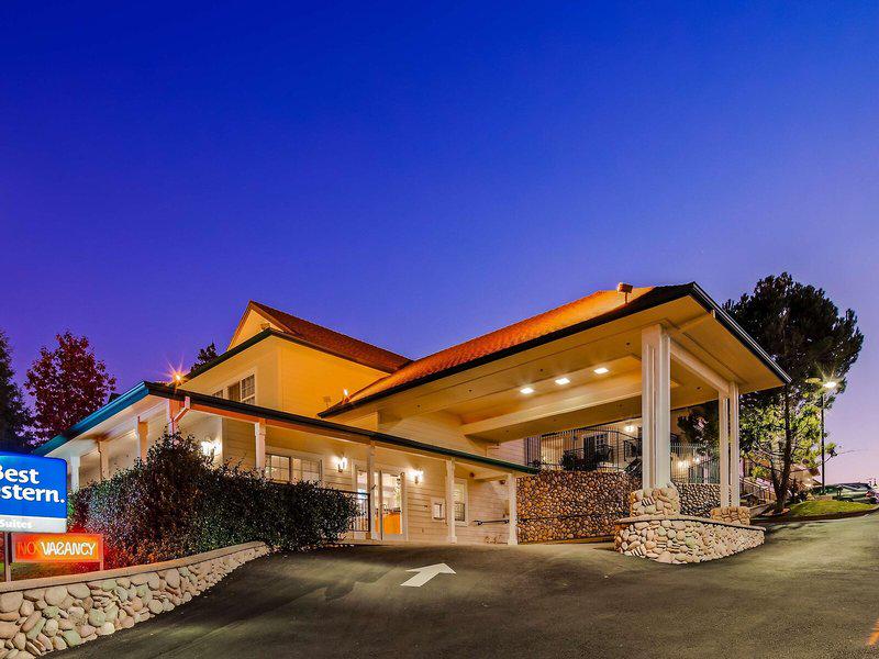 71651DE97503AAD0D004A944BABE687D