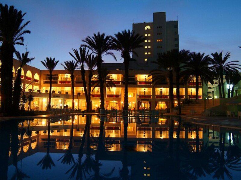 02785AC7DF6657518C2B4D2858391E9E