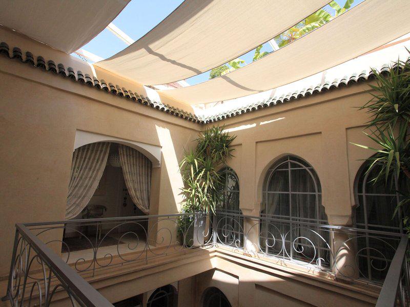 4237158C0FFA2A5EBA6B05A0BF84B41E