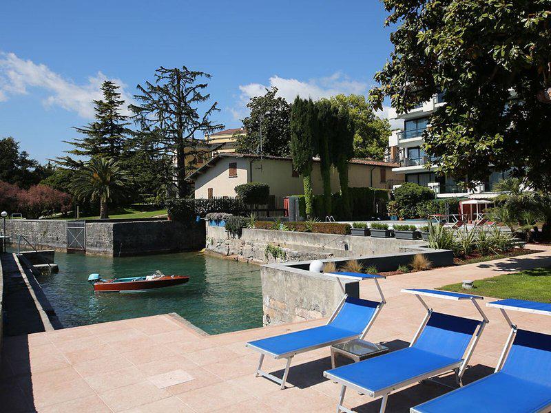 35FC8083A442BC9896BD3FF1C7B1D4A2