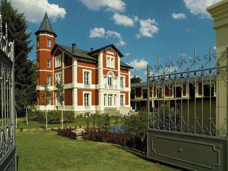 6FBAD892C07D132EDA5D4828A718097A