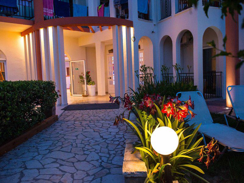 38C681C5F71471F7F1786EF5486ACAF6