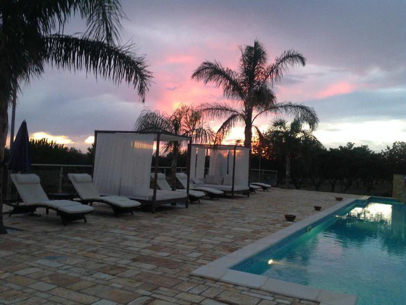 F39B3988144404D65BF14E55BA1BF342