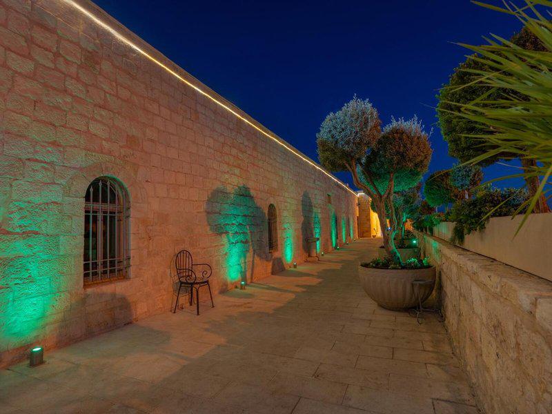 756A6C04C119E40F81817C69F7B7002B