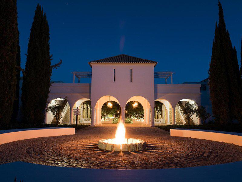 DFA057417EFC1B7D54D91ABEF8018C18