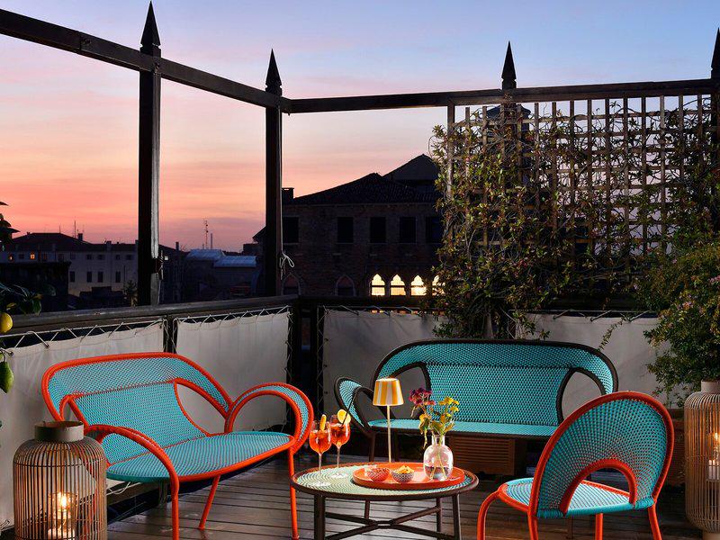 6AD056DFFE5FC82DFFA30EBEF32F65A6