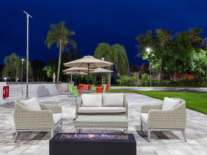 9B13D7AFB7FB0B41CF79E2B566E9B4D4