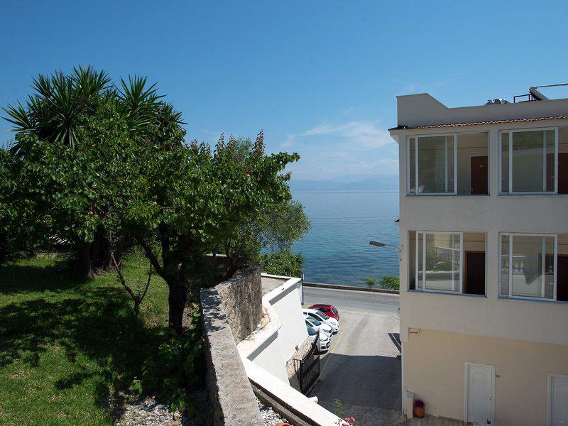 6B2C6C25653F7B09B5652AF972C16F64