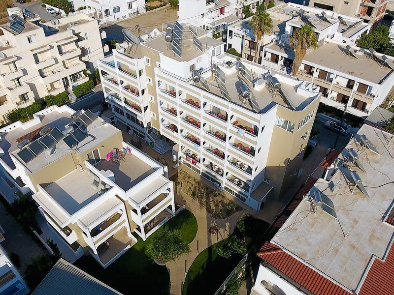 379C73D626F562B6B1460C3F2DD8D1E4