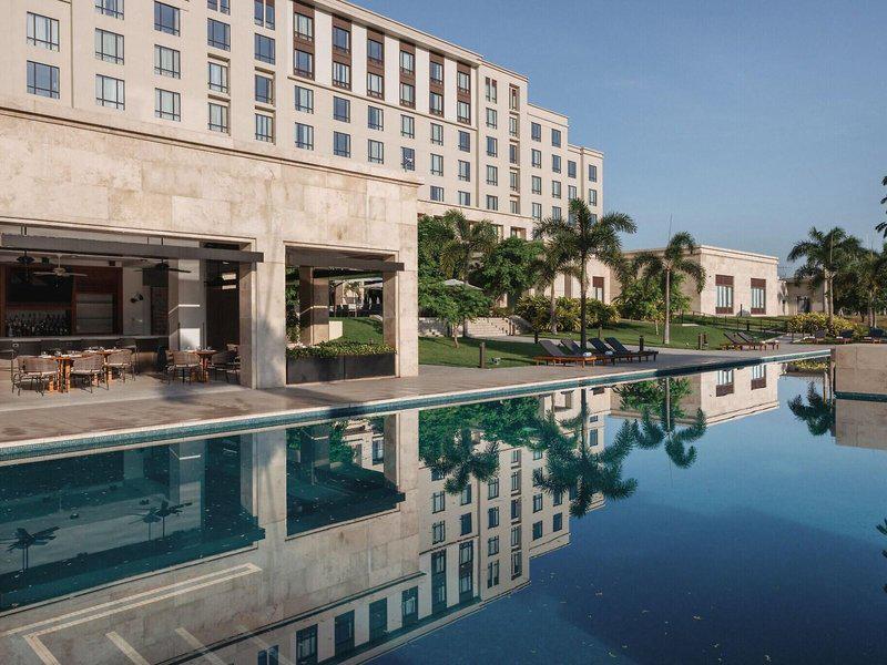 FDD270792C41A7D28F7EC0304FB84801